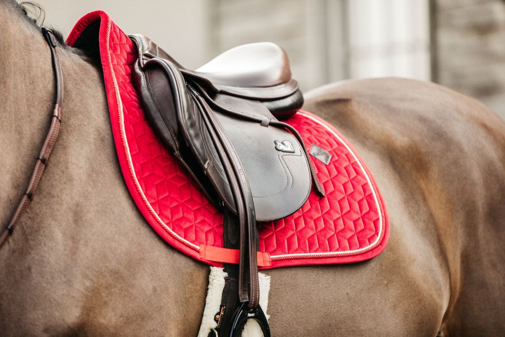 KENTUCKY® HORSEWEAR Schabracke Velvet Springen, rot