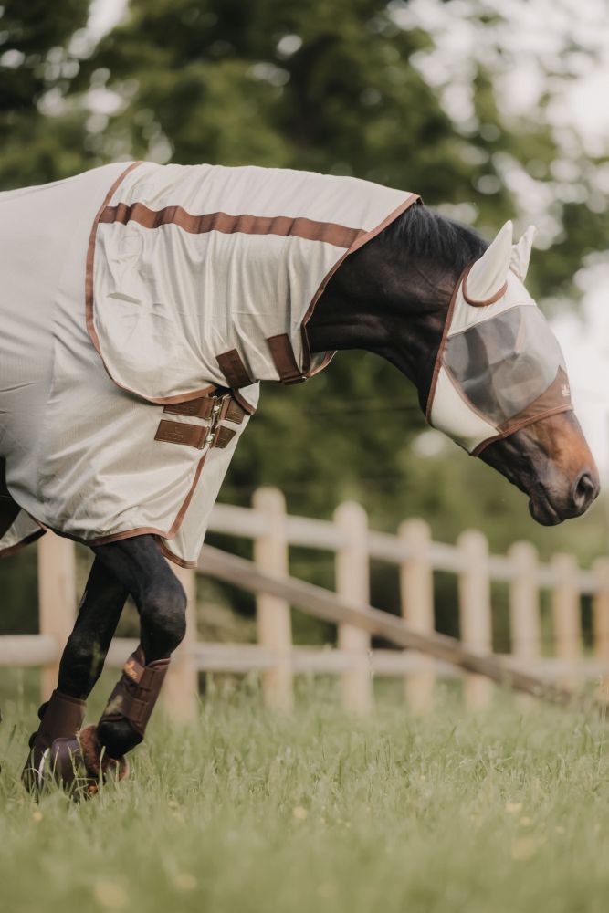 KENTUCKY® HORSEWEAR Fliegenmaske Classic mit Ohren, silber