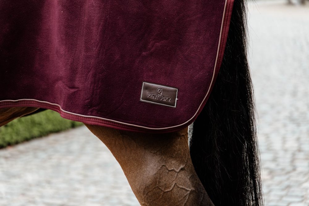 KENTUCKY® HORSEWEAR Ausreitdecke Quadrat Heavy Fleece, bordeaux