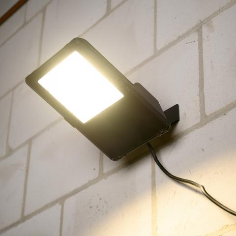SHADA Strahler - 50 W 7750 lm 4000 K IP66 - CREE LED - Sosen Netzteil 