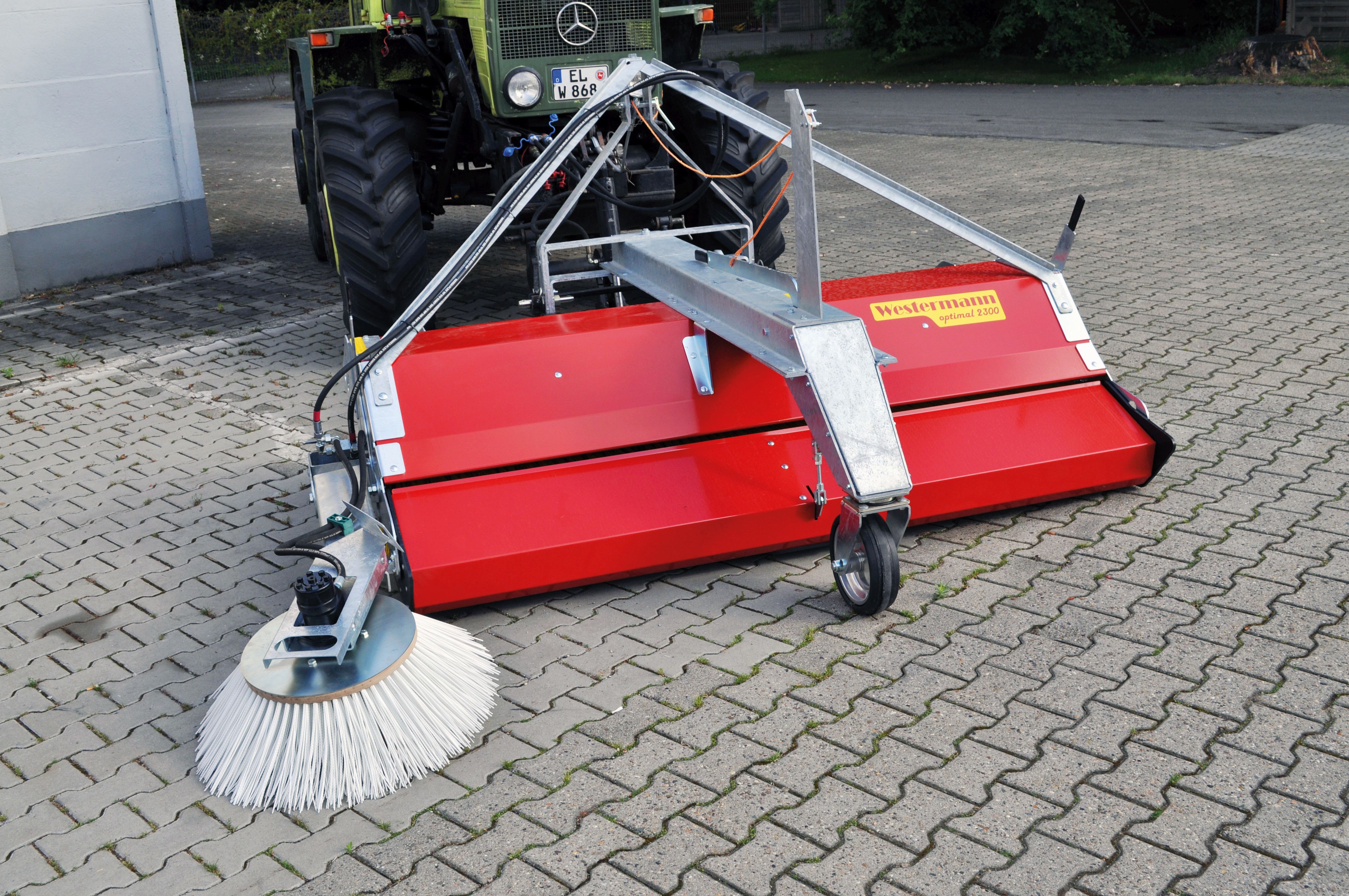 WESTERMANN Anbaukehrmaschine "Optimal" 2300 "Front"