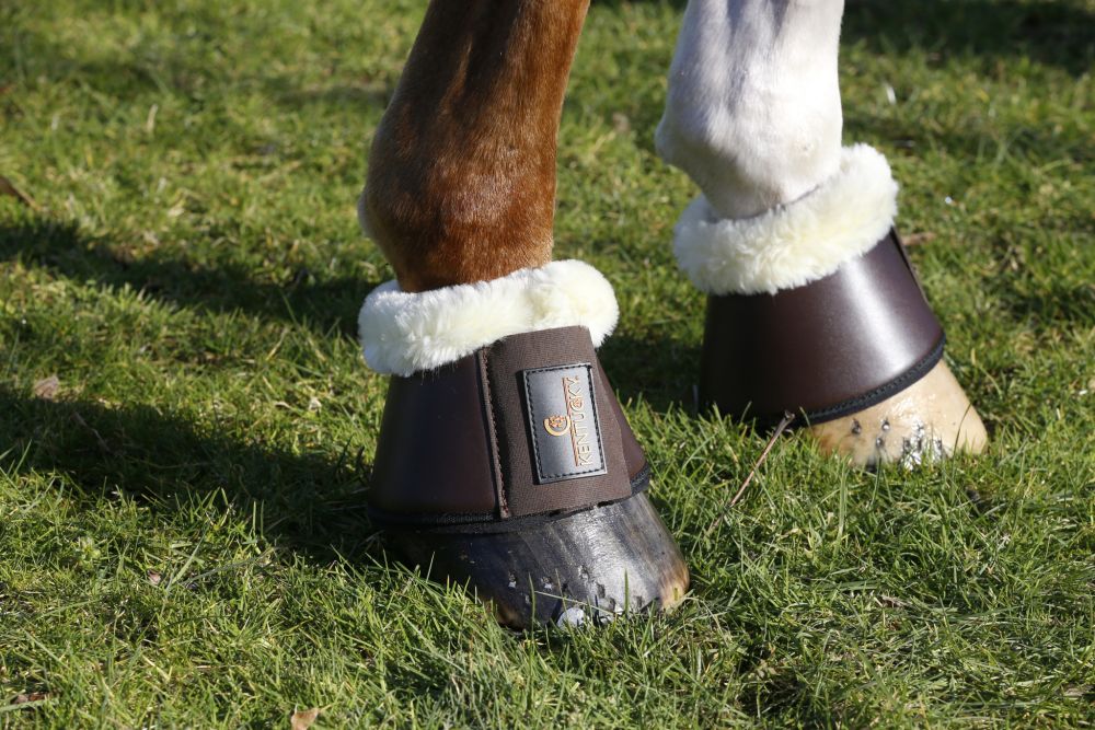 KENTUCKY® HORSEWEAR Schaffell-Hufglocken Leder, braun/natur