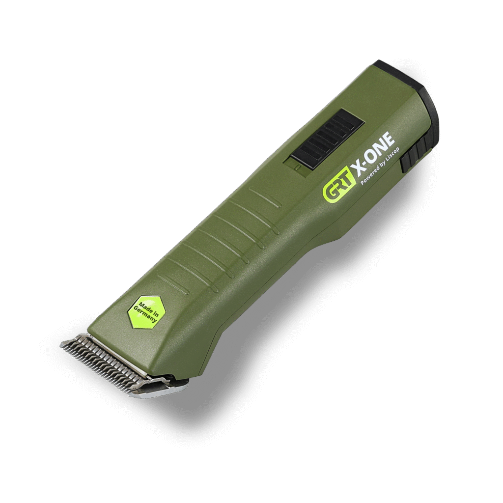 GBEL Schermaschine GRT X-ONE in Olivgrün mit schwarzem Griffende und Metall-Scherkopf in der Schrägansicht.