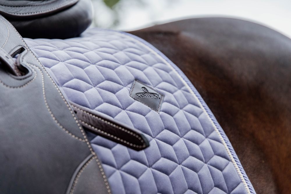 KENTUCKY® HORSEWEAR Schabracke Velvet Dressur, lila