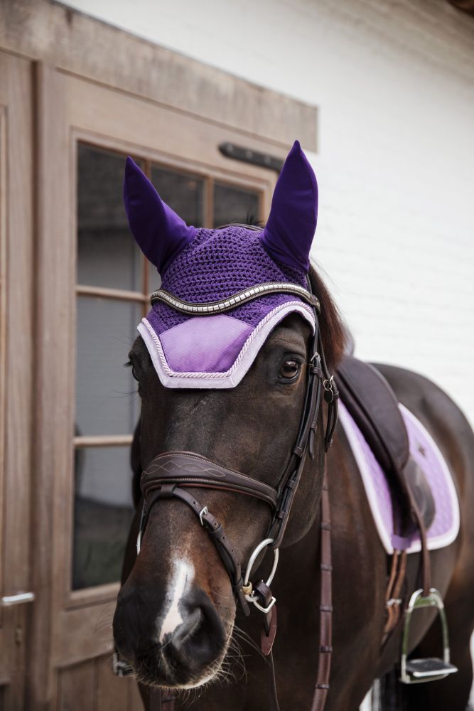 KENTUCKY® HORSEWEAR Fliegenhaube Wellington Velvet Contrast, königliches violett