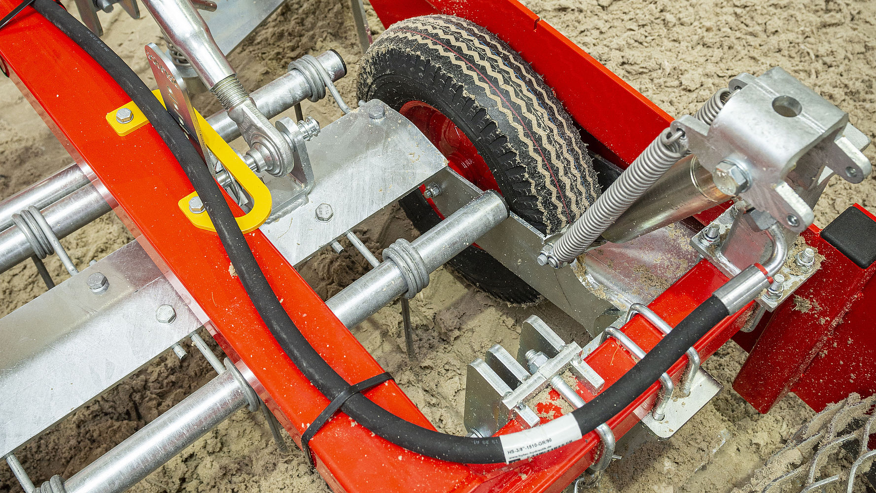 KNEILMANN® Reitbahnplaner Typ 5 Premium mit Quad-Anhängung, Schwenkachse mechanisch
