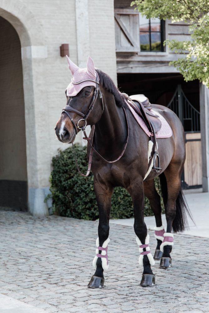 KENTUCKY® HORSEWEAR vegane Lammfell-Streichkappe Young Horse, altrosa