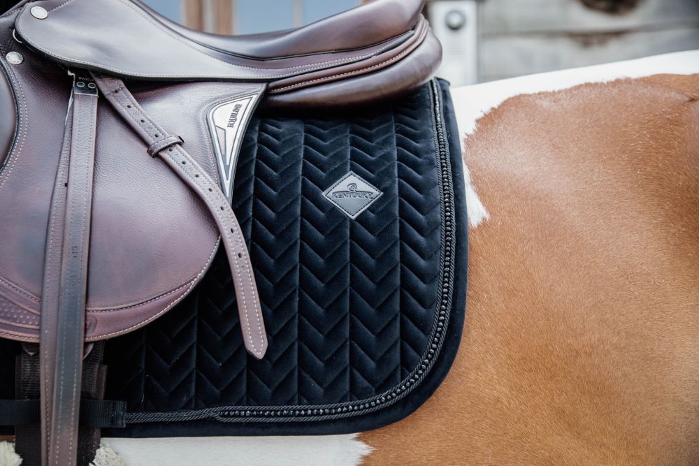 KENTUCKY® HORSEWEAR Schabracke Velvet Pearls Springen, schwarz