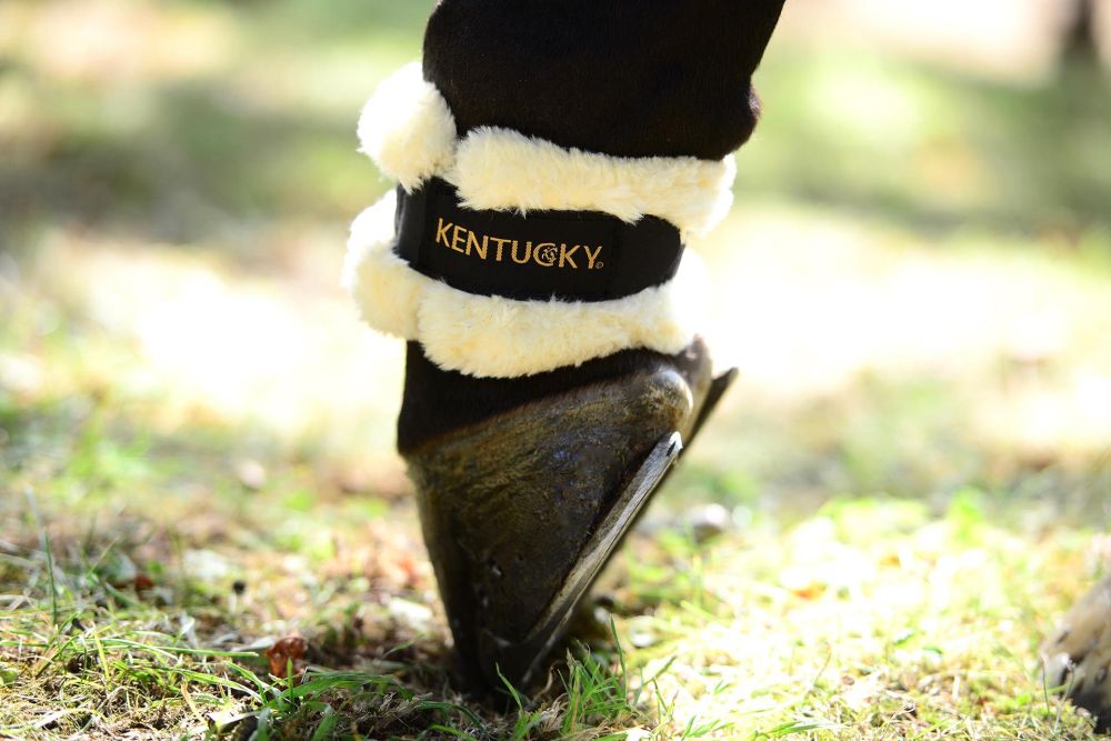 KENTUCKY® HORSEWEAR Lammfell Fesselschutz