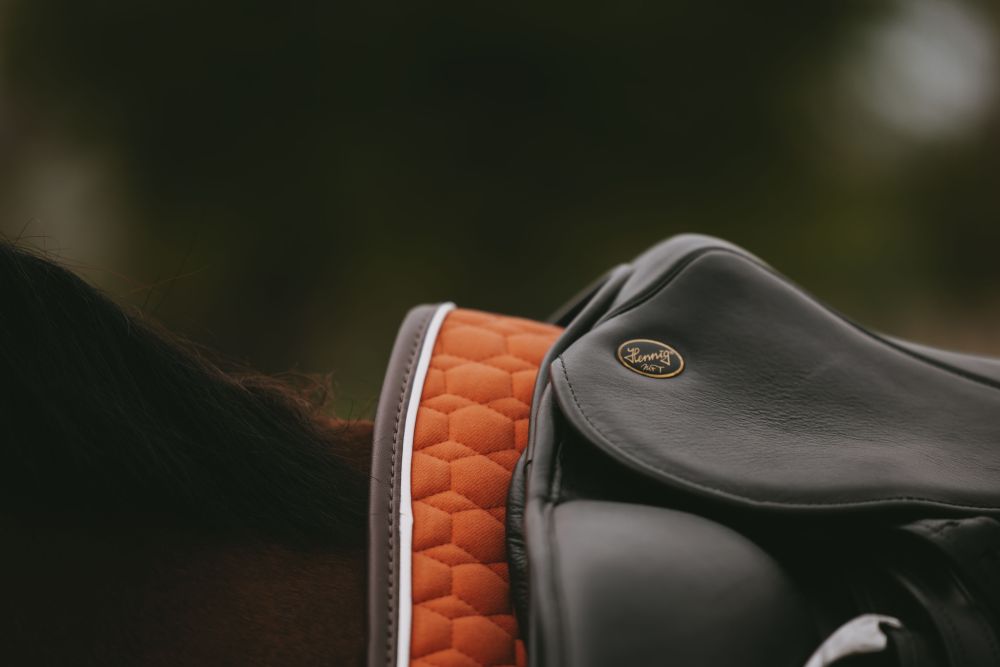 KENTUCKY® HORSEWEAR Schabracke Classic Leder Dressur, orange