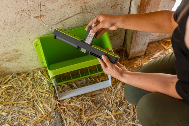 KERBL SmartCoop Futterdosierer mit Füllstandssensor