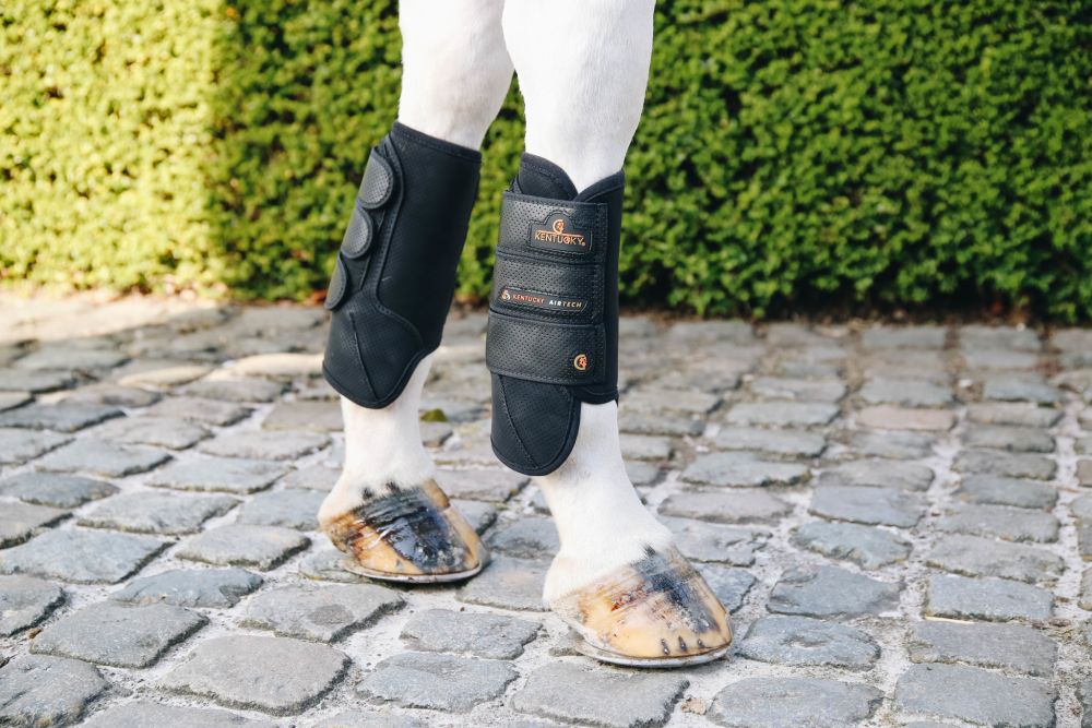 KENTUCKY® HORSEWEAR Geländegamaschen Air Tech vorne, schwarz