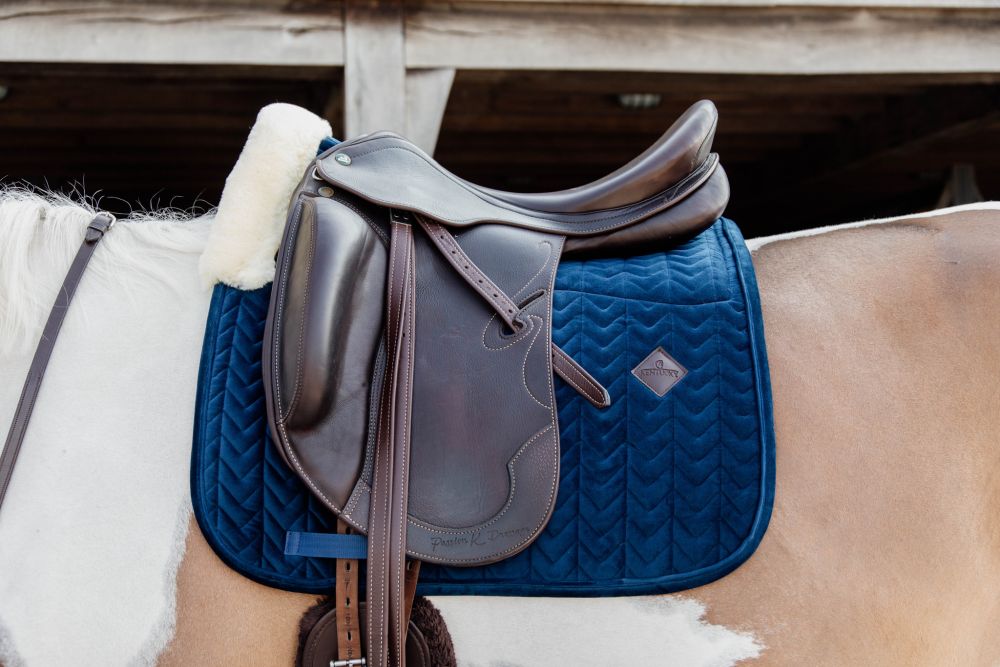 KENTUCKY® HORSEWEAR Skin Friendly Schabracke Velvet Dressur, marine