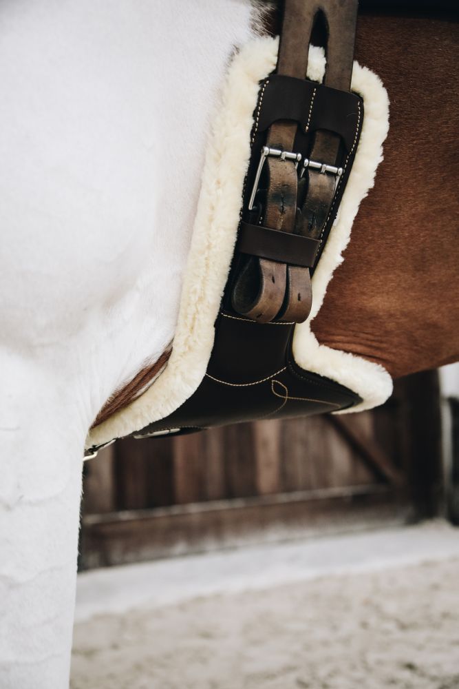 KENTUCKY® HORSEWEAR Lammfell Stollen-Kurzgurt 