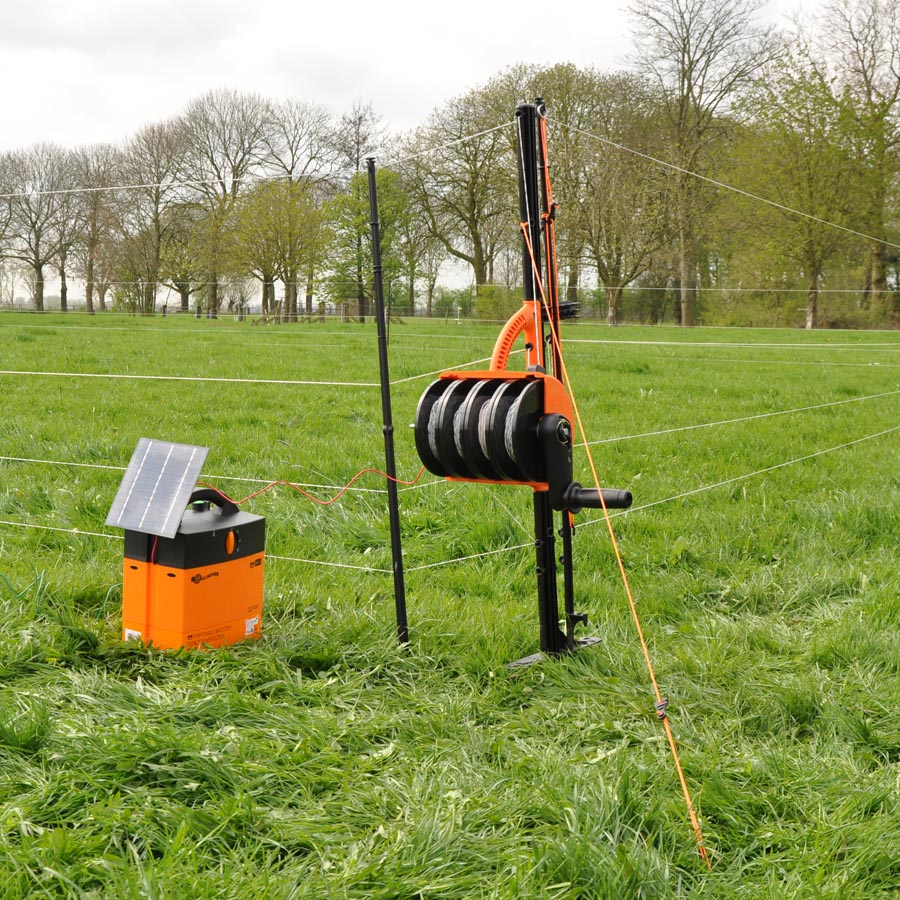 GALLAGHER SmartFence V2 (4 Stück) - 10 Pfähle, 4 Drähte und Rollen in einem System