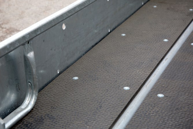 KERBL Wiegestand (Wiegeplattform, 2 Panele, 2 Schiebetüren)