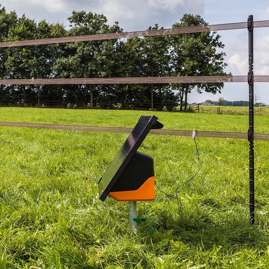 GALLAGHER S400 Solar-Weidezaungerät mit 2 Akku (2x 12 V - 7,2 Ah)