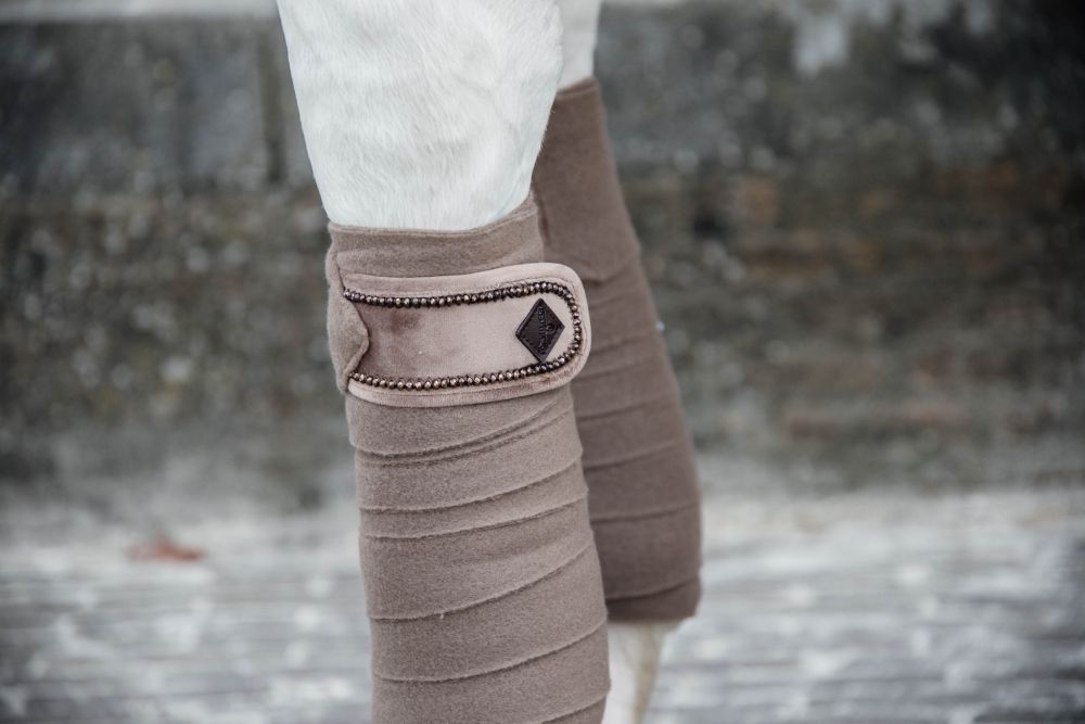 KENTUCKY® HORSEWEAR Fleece-Bandagen Velvet Pearls, 4er-Set, beige