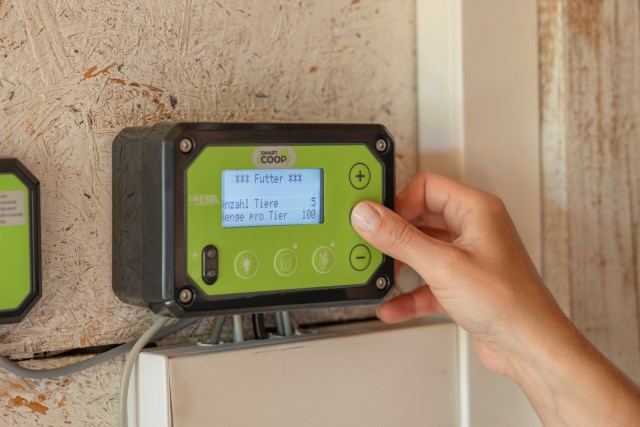 KERBL SmartCoop Futterdosierer mit Füllstandssensor