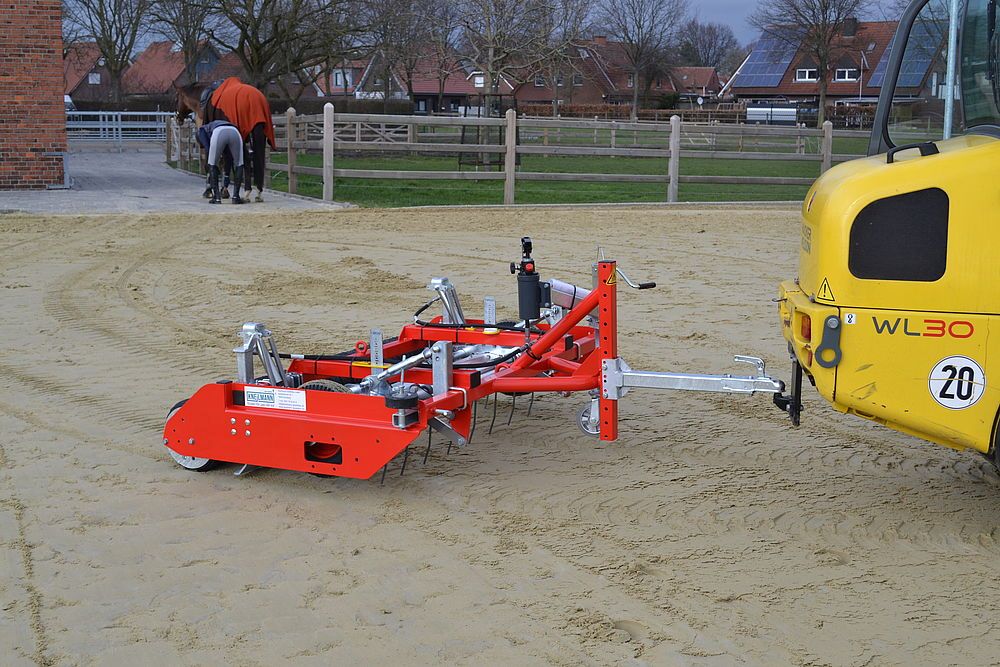 KNEILMANN® Reitbahnplaner Typ 4 Xpert für Schlepperanbau KAT 1/2