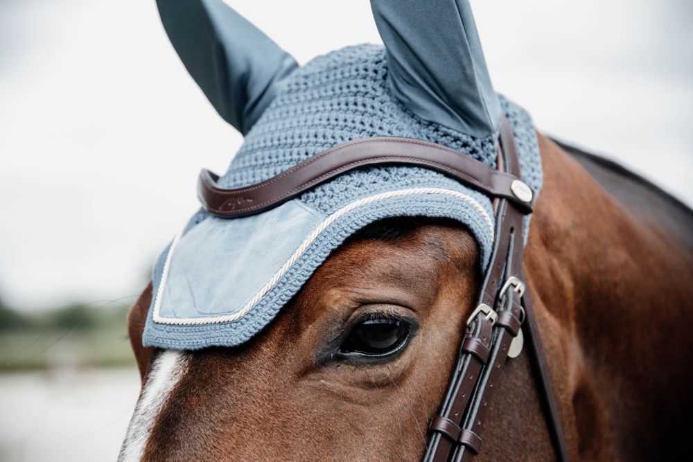 KENTUCKY® HORSEWEAR Fliegenhaube Wellington Velvet, hellblau