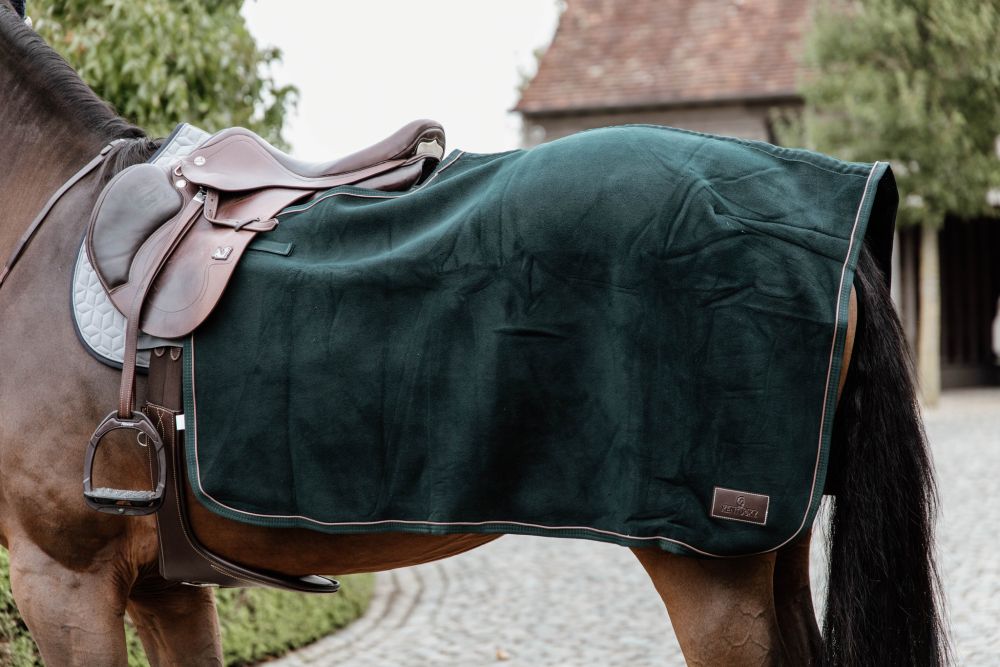 KENTUCKY® HORSEWEAR Ausreitdecke Quadrat Heavy Fleece, pinien-grün