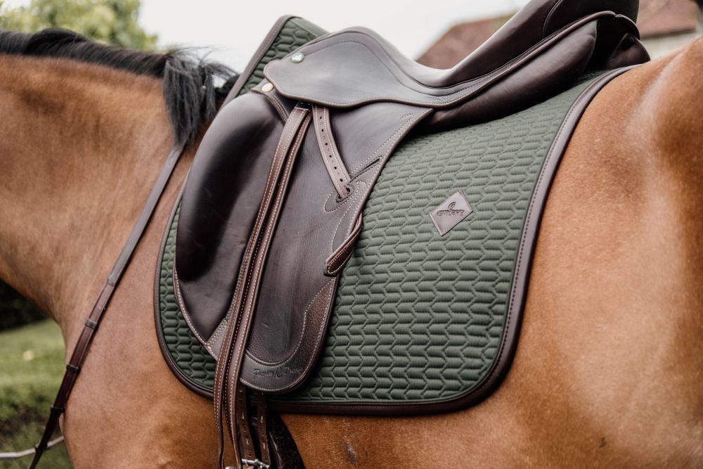 KENTUCKY® HORSEWEAR Schabracke Color Edition Leder Dressur, oliv-grün