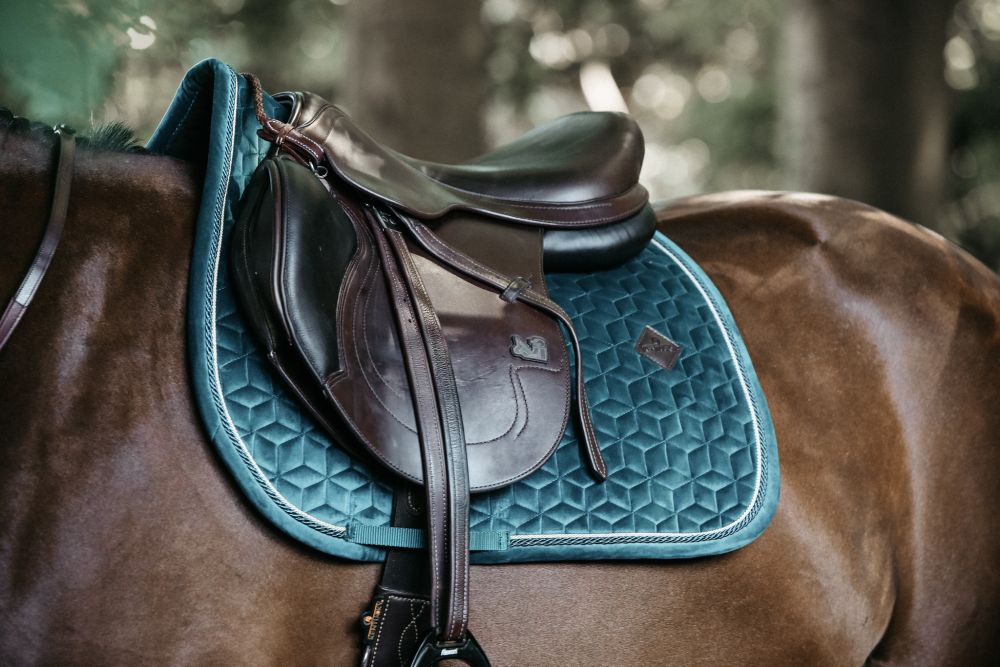 KENTUCKY® HORSEWEAR Schabracke Velvet Springen, smaragdgrün