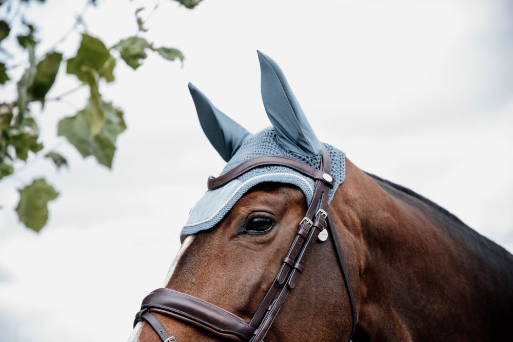 KENTUCKY® HORSEWEAR Fliegenhaube Wellington Velvet, hellblau