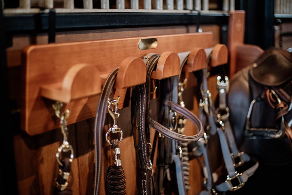 KENTUCKY® GROOMING DELUXE Bridle Rack