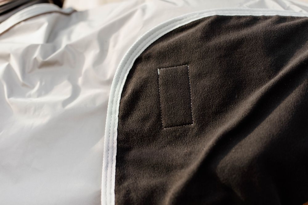 KENTUCKY® HORSEWEAR Ausreitdecke Quadrat, reflektierend 