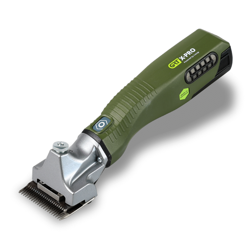 Die Rinderschermaschine GRT X-PRO mit olivgrünem Gehäuse und silbernem Metall-Scherkopf in der Schrägansicht.
