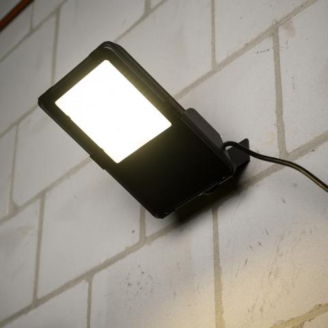 SHADA Strahler - 30 W 4650 lm 4000 K IP66 - CREE LED - Sosen Netzteil