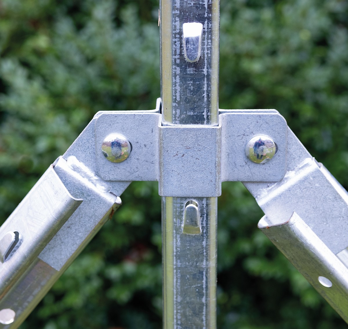 GROWI® Doppelschelle für Z-Profil-Zaunpfahl