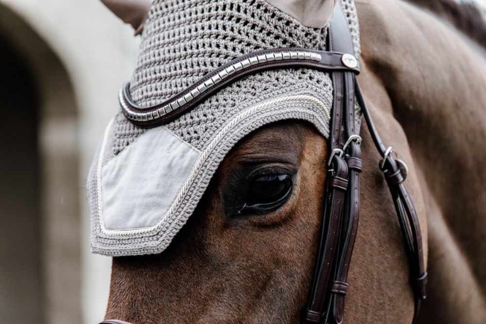 KENTUCKY® HORSEWEAR Fliegenhaube Wellington Basic Velvet, beige
