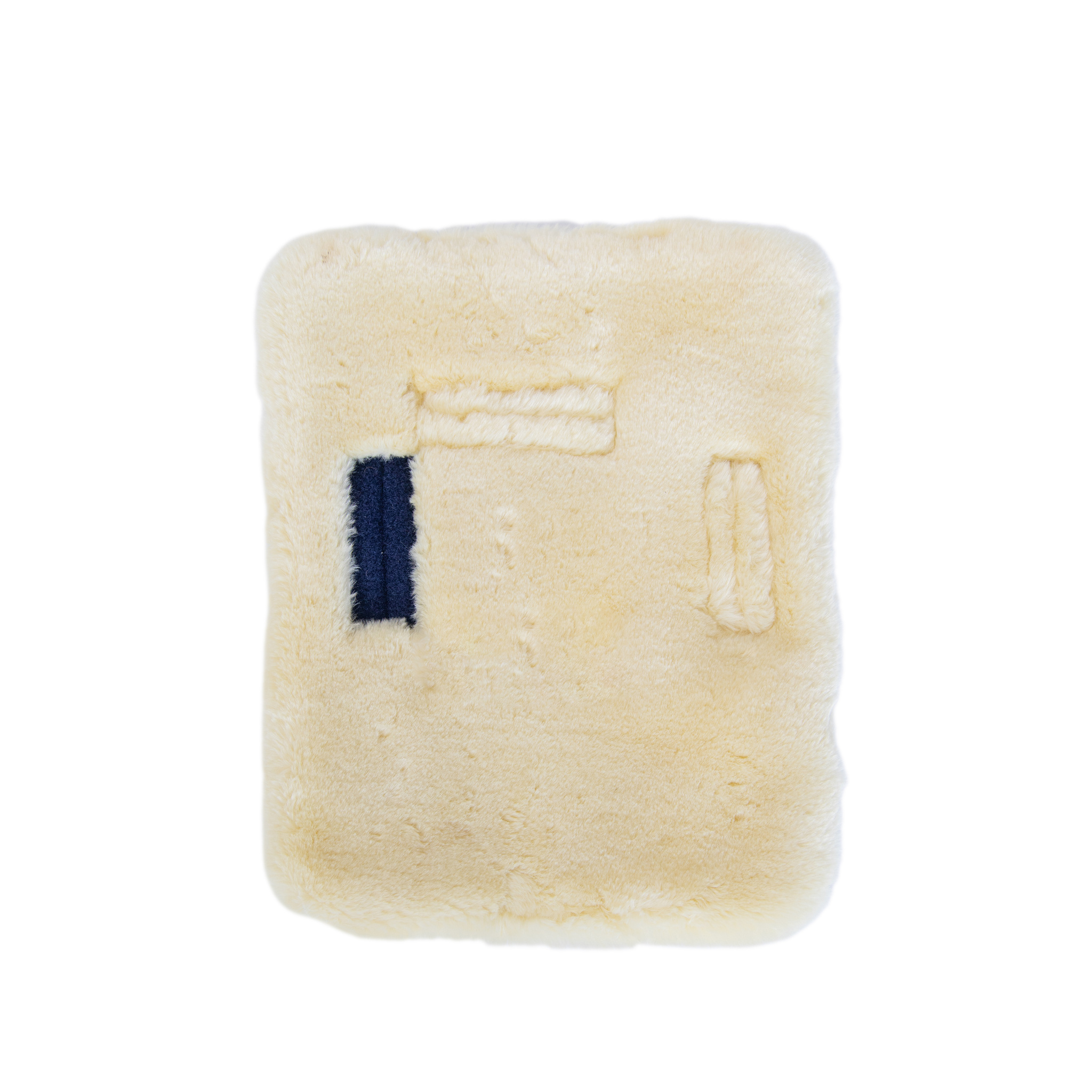 KENTUCKY® HORSEWEAR Brusterweiterung mit einer Schnalle, Vegan Lammfell, natur Vegane Brusterweiterung aus naturfarbenem Lammfell-Imitat mit blauem Klettverschluss in der Draufsicht.