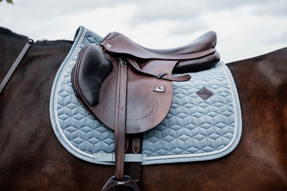 KENTUCKY® HORSEWEAR Schabracke Velvet Springen, hellblau