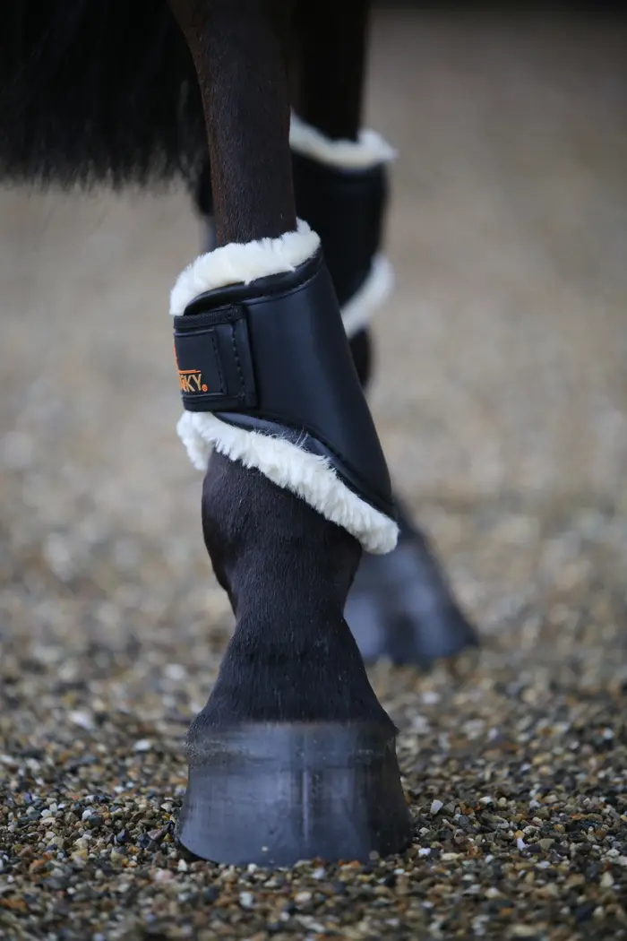 KENTUCKY® HORSEWEAR Streichkappen Kunstleder, schwarz
