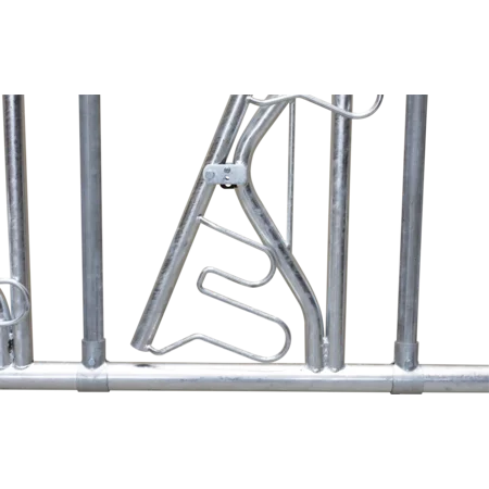 PATURA Sicherheits-Selbstfangfressgitter Typ SSV PATURA Sicherheits-Selbstfangfressgitter SSV mit Abweisbügel in der Detailansicht. Das Gitter ist aus verzinktem Stahl.