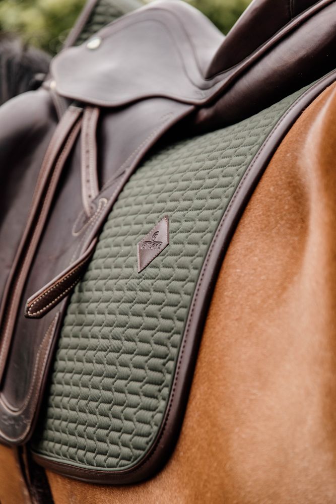 KENTUCKY® HORSEWEAR Schabracke Color Edition Leder Dressur, oliv-grün