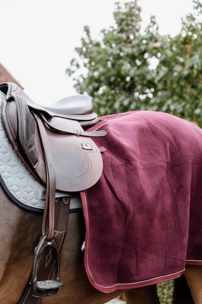 KENTUCKY® HORSEWEAR Ausreitdecke Quadrat Heavy Fleece, bordeaux