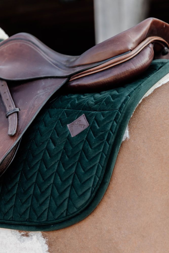 KENTUCKY® HORSEWEAR Skin Friendly Schabracke Velvet Springen, tannengrün