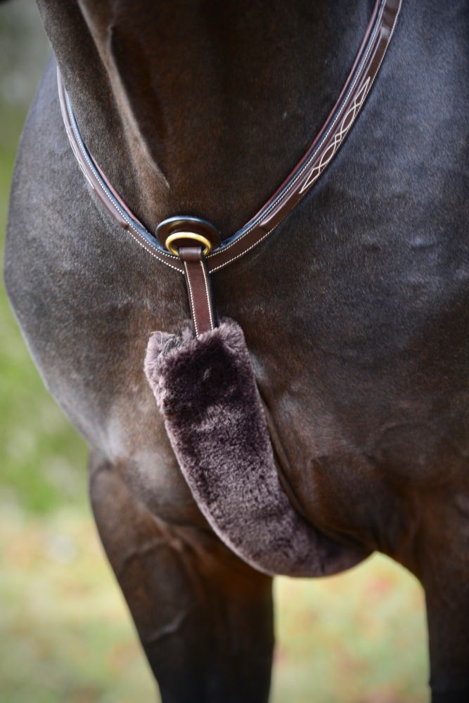KENTUCKY® HORSEWEAR Schaffell-Martingalschoner, braun