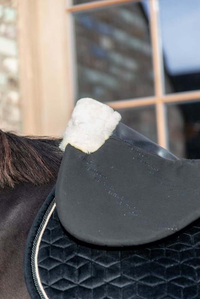 KENTUCKY® HORSEWEAR Schaffell Sattelpad Impact Equalizer