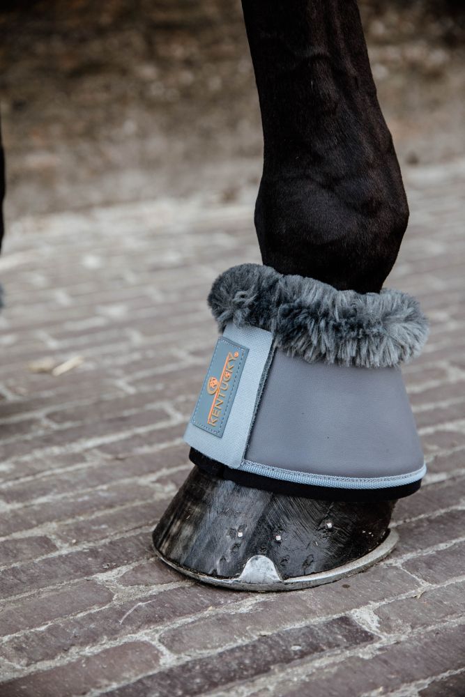 KENTUCKY® HORSEWEAR Schaffell-Hufglocken Leder, grau/grau
