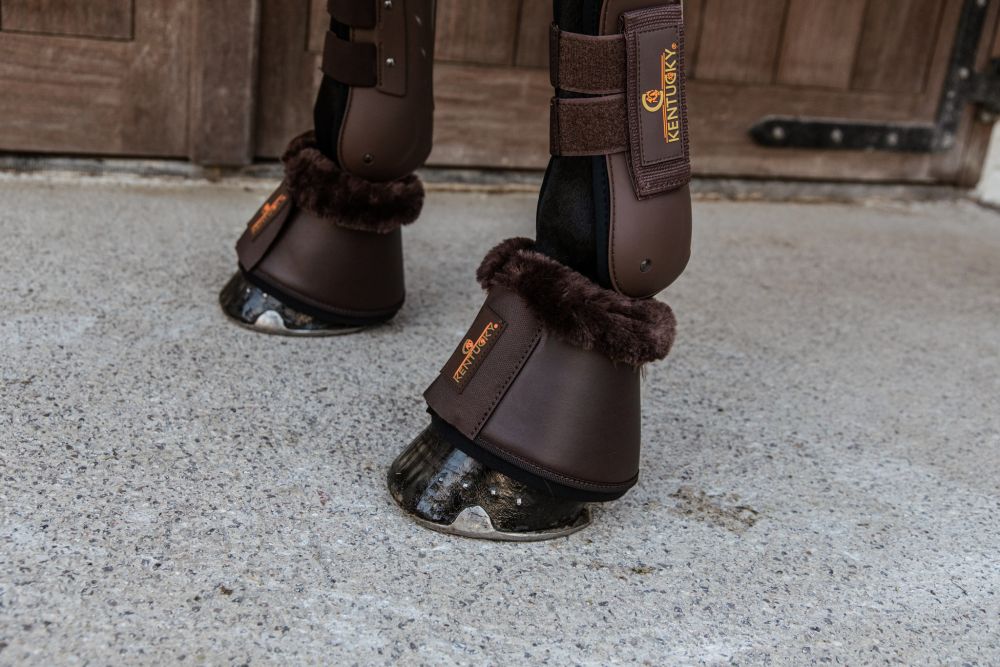 KENTUCKY® HORSEWEAR Schaffell-Hufglocken Leder, braun/braun