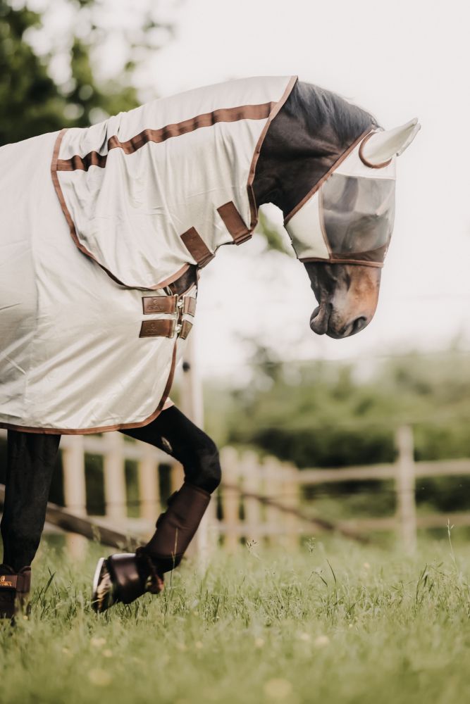 KENTUCKY® HORSEWEAR Fliegenmaske Classic mit Ohren, silber