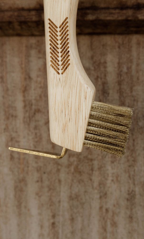 KENTUCKY® GROOMING DELUXE Hoof Pick mit Metall Bürste & Magnet
