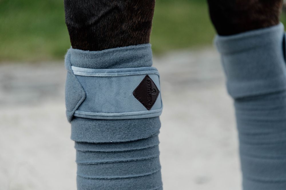 KENTUCKY® HORSEWEAR Fleecebandagen Velvet, 4er-Set, hellblau