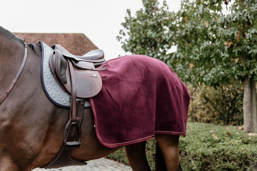 KENTUCKY® HORSEWEAR Ausreitdecke Quadrat Heavy Fleece, bordeaux